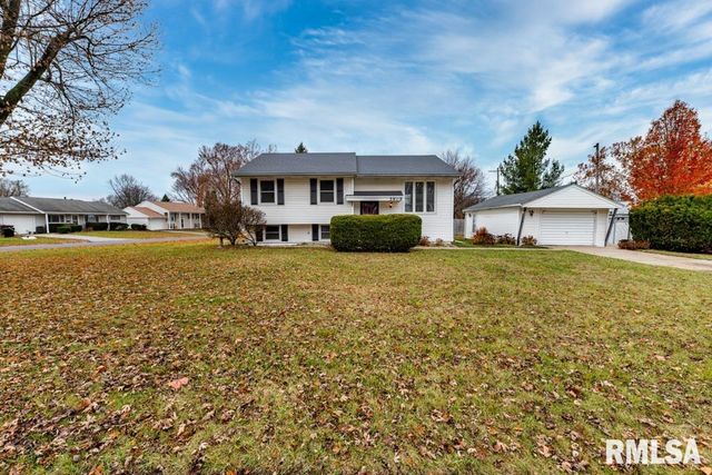 5909 N  Keenland Ave, Peoria, IL 61614