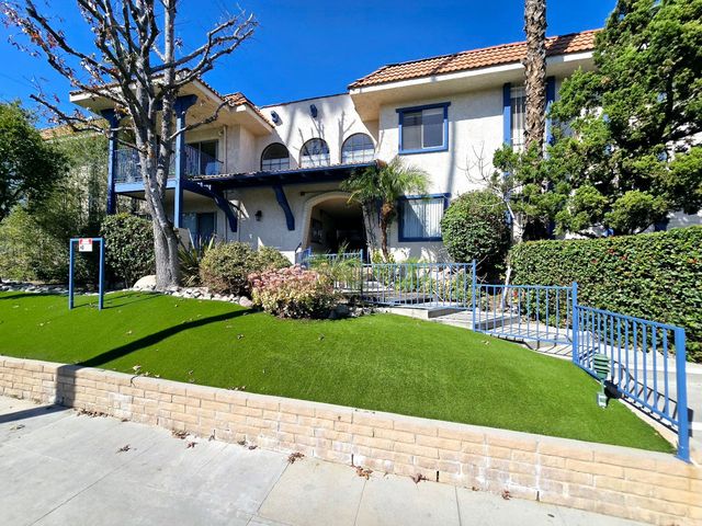 2415 Mohawk St #103, Pasadena, CA 91107