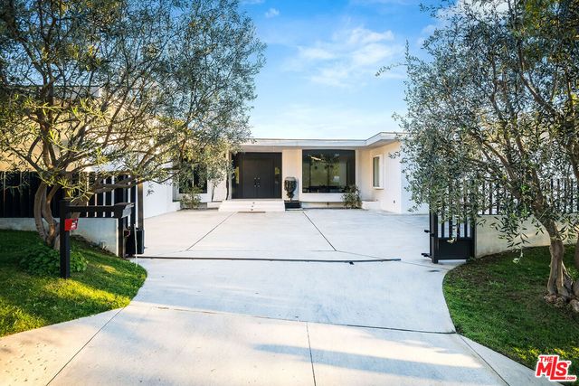 555 Chalette Dr, Beverly Hills, CA 90210