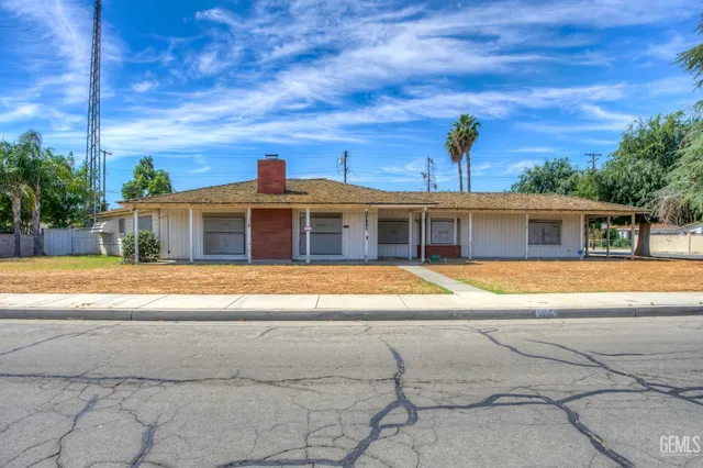 1065 1st St, Wasco, CA 93280