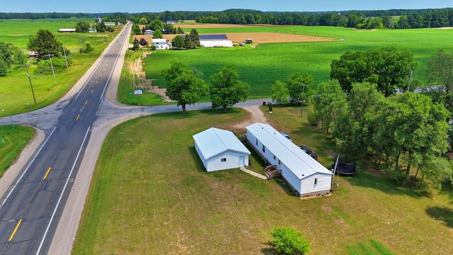 9479 Bailey Rd, Howard City, MI 49329