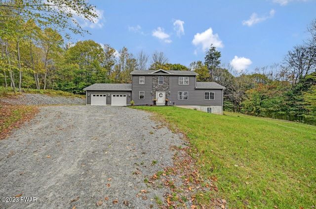 47 Old Woods Rd, Equinunk, PA 18417