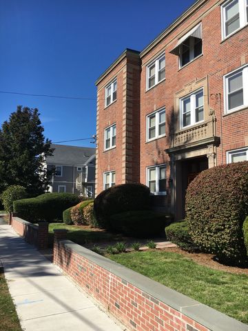 20 Kemper St #1, Quincy, MA 02170