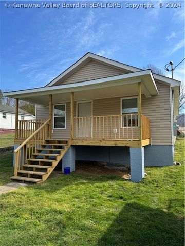 53 Ferrell Lawson St, Chapmanville, WV 25508