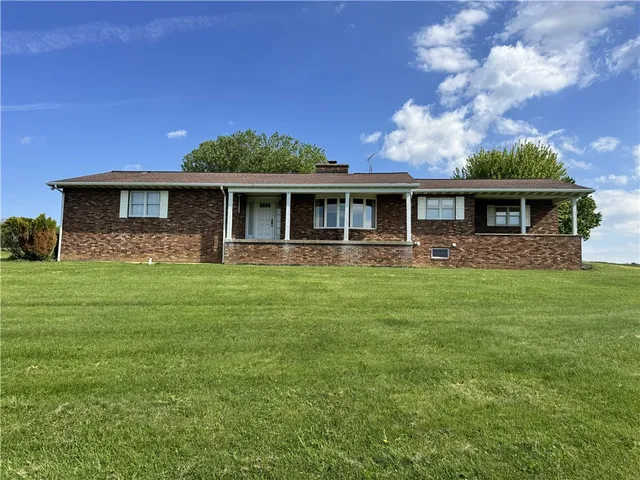 48 Misty Meadows Ln, Uniontown, PA 15401