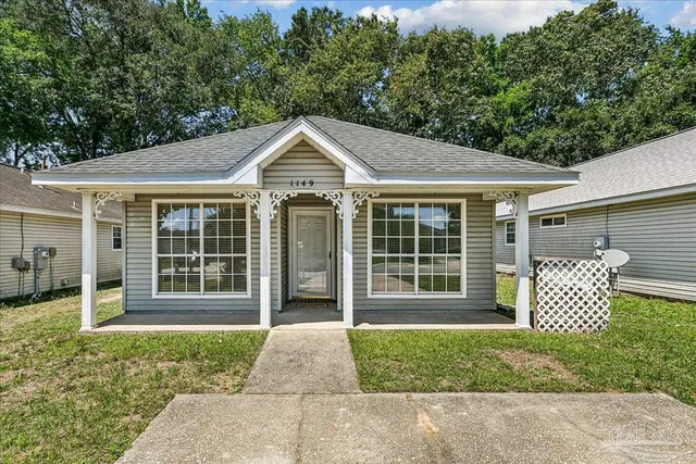 1149 Sweetbriar St, Cantonment, FL 32533