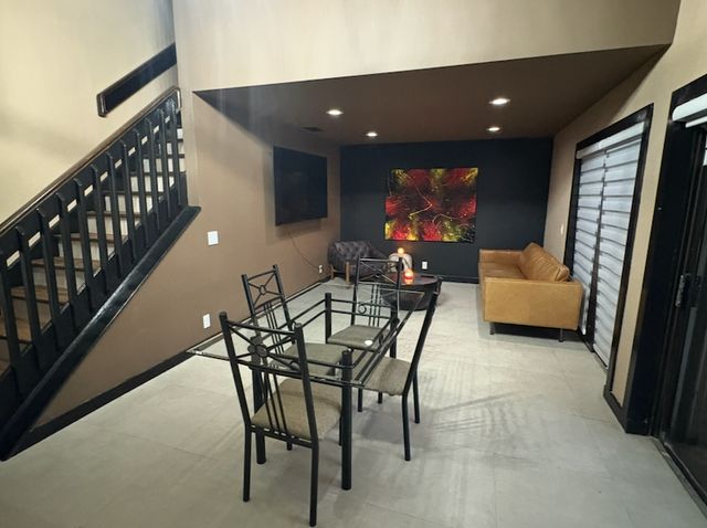 6259 NW 171st St, Hialeah, FL 33015