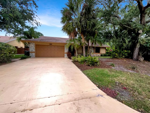 2191 NW 40th Ave, Coconut Creek, FL 33066