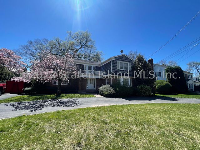20 Link Rd, Staten Island, NY 10304
