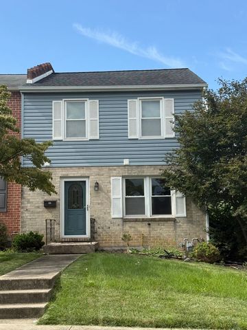 30 William Penn Dr, Chambersburg, PA 17201