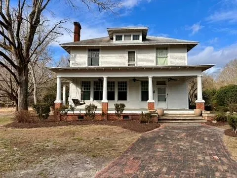 1307 Marshall Rd, Greenwood, SC 29646