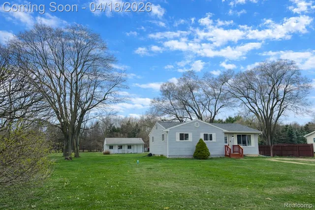 9035 N  Linden Rd, Clio, MI 48420