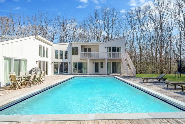 44 Bob White Dr, Water Mill, NY 11976