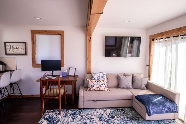 18547 Camp 12 Rd #1, Leavenworth, WA 98826