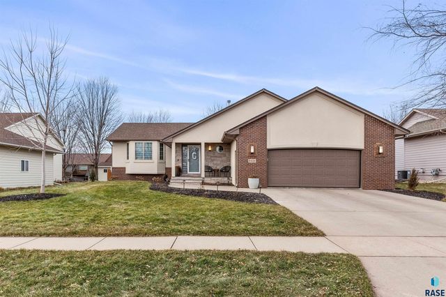 3421 S  Moonflower Ave, Sioux Falls, SD 57110