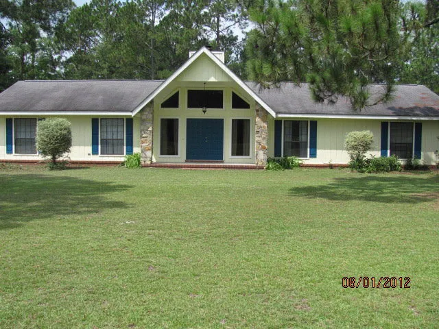 2754 Tallokas Rd, Moultrie, GA 31788