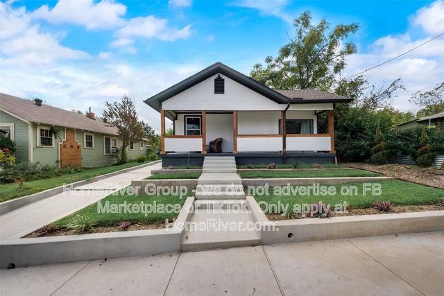 1124 E  11th St, Dallas, TX 75203