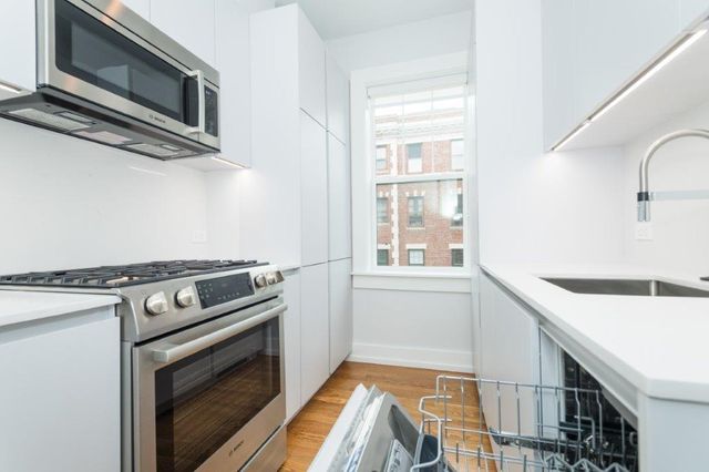 10 Forest St   #33R, Cambridge, MA 02140