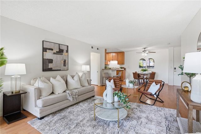 576 N  Bellflower Blvd #310, Long Beach, CA 90814