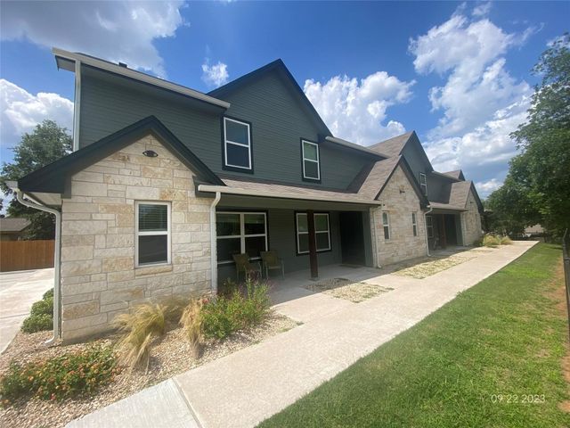 561 S  2nd Ave, Stephenville, TX 76401
