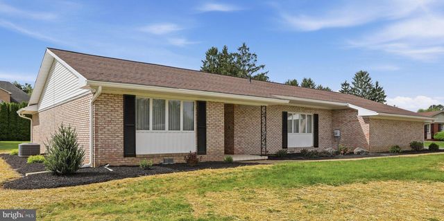 11475 Pine Hill Dr, Waynesboro, PA 17268