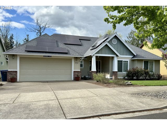 3723 10th St, Hubbard, OR 97032