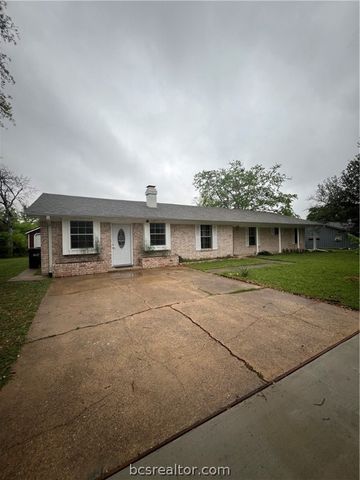1409 Lawyer St, College Station, TX 77840