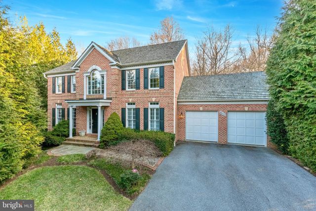 8800 Deer Hollow Ln, Potomac, MD 20854