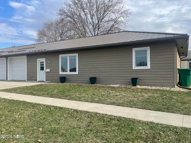 525 6th Ave SE, Watertown, SD 57201