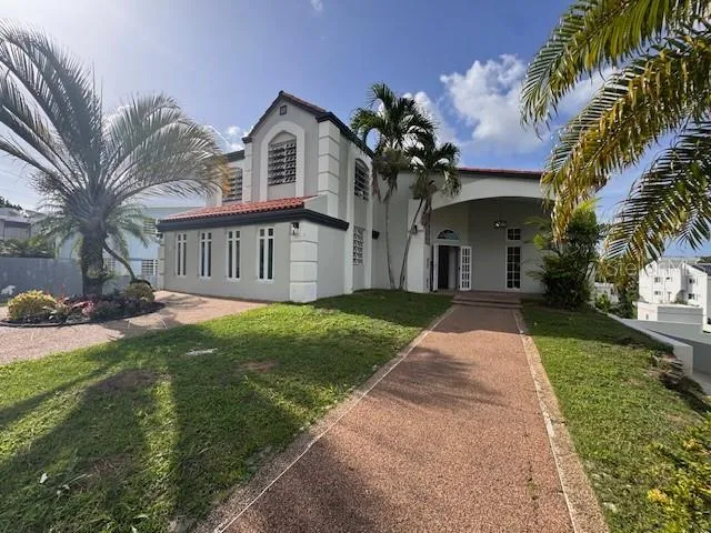 Bronce #28, Canovanas, PR 00729