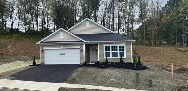 104 July Dr, Butler, PA 16002