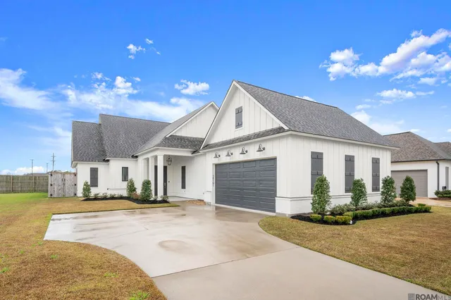 38191 Meadow Rue Dr, Prairieville, LA 70769