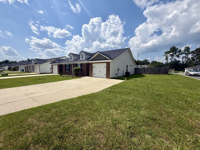 18 Excalibur Dr, Crawfordville, FL 32327