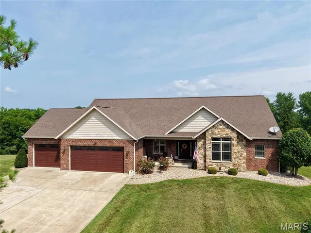 13603 Orchard Hill Pl, Hannibal, MO 63459