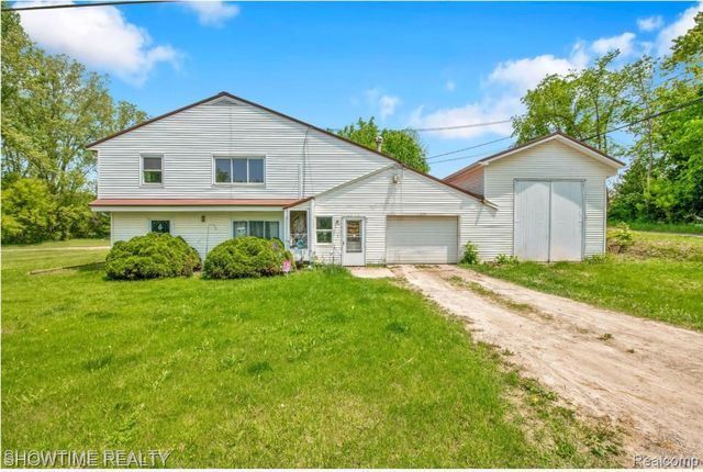 654 N  Blacks Corners Rd, Imlay City, MI 48444