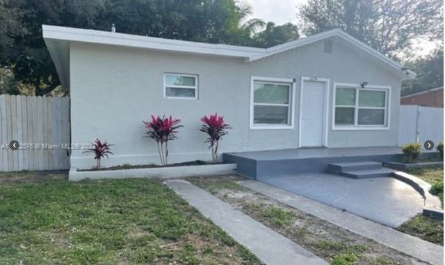 2254 NW 102nd St, Miami, FL 33147