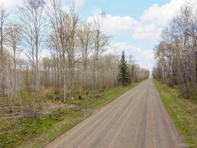 10433 Easement Rd #2, Long Lake, WI 54542