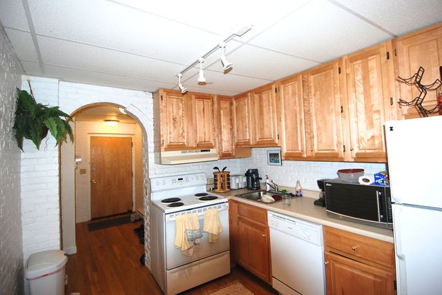 96 Tyler St, Boston, MA 02111