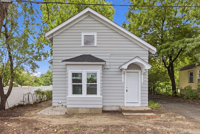 25 Redman Pl, Fitchburg, MA 01420
