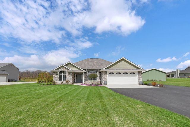 5790 Hayesville Rd, Circleville, OH 43113