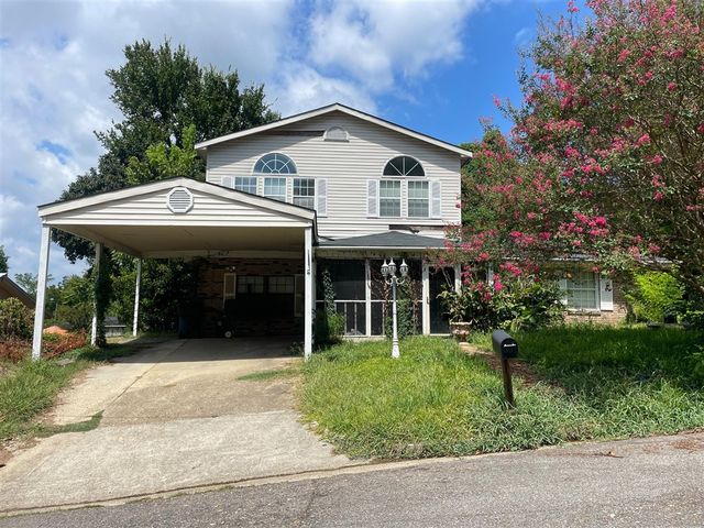207 Greenview Dr, Vicksburg, MS 39183