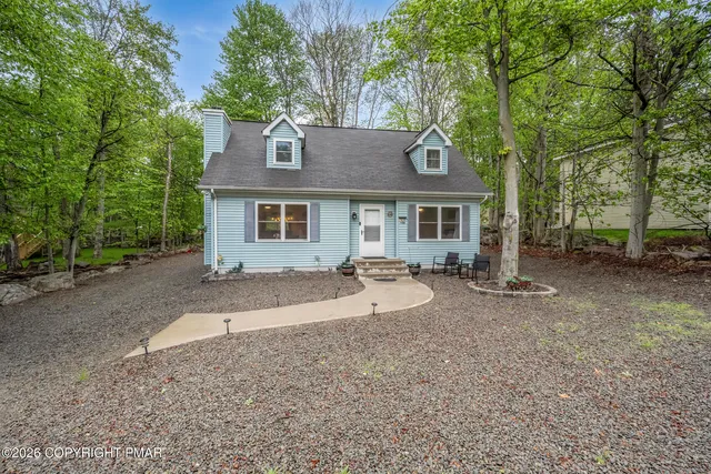 7430 Ventnor Dr, Tobyhanna, PA 18466