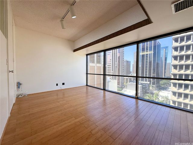 1188 Bishop St #1301, Honolulu, HI 96813