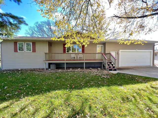 730 10th St NW, Wadena, MN 56482