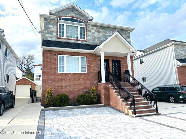 877 Sinclair Ave #2F, Staten Island, NY 10309