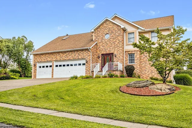 1209 Rolling Hls, Morgantown, WV 26508