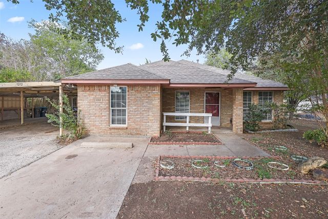 1212 Lincoln Ave, Fort Worth, TX 76164
