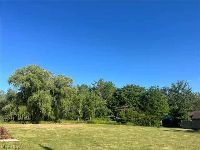 7256 Harmon Rd, Conneaut, OH 44030