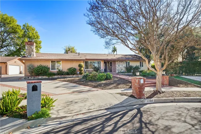 17147 Vintage St, Northridge, CA 91325