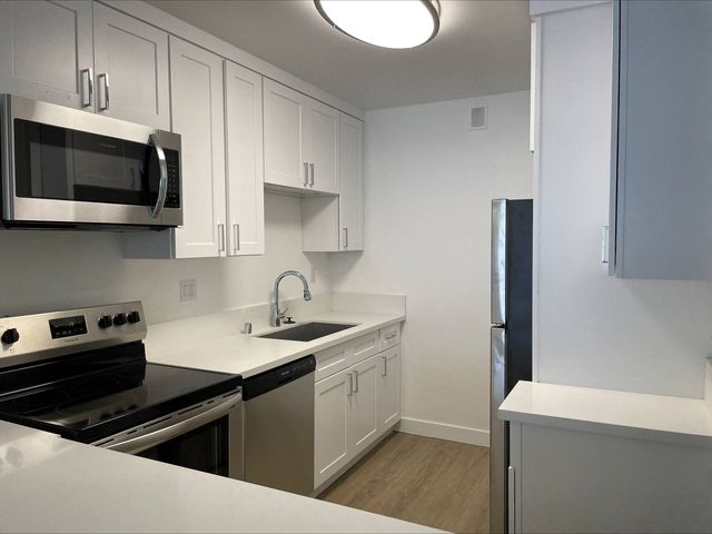 950 2nd St #310, Santa Monica, CA 90403